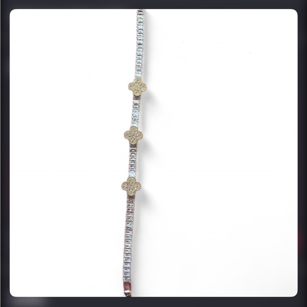 Elegant Clover Women's Bracelet